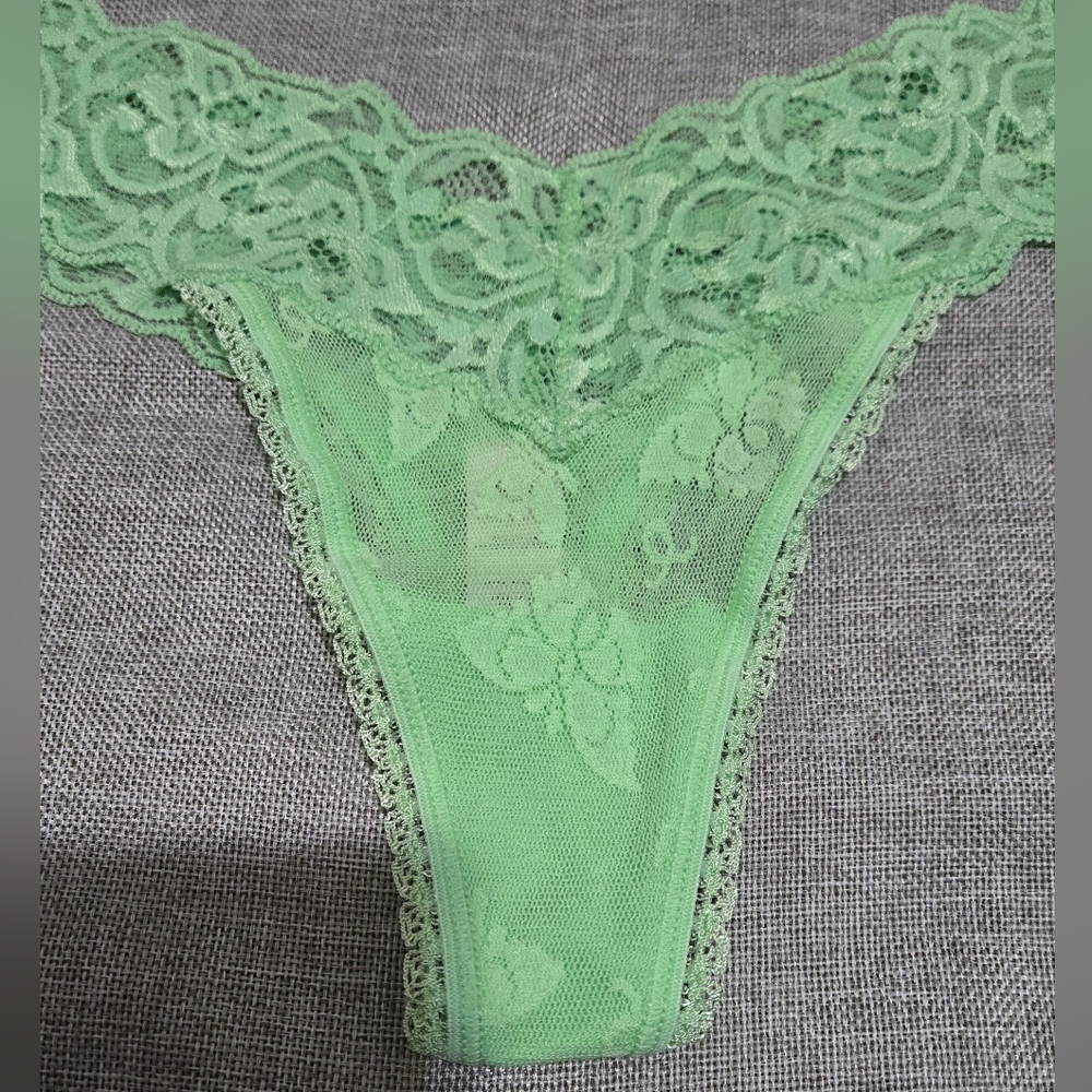 Victoria's Secret Angels Lace and Mesh Low Rise Thong - Picture 2 of 4